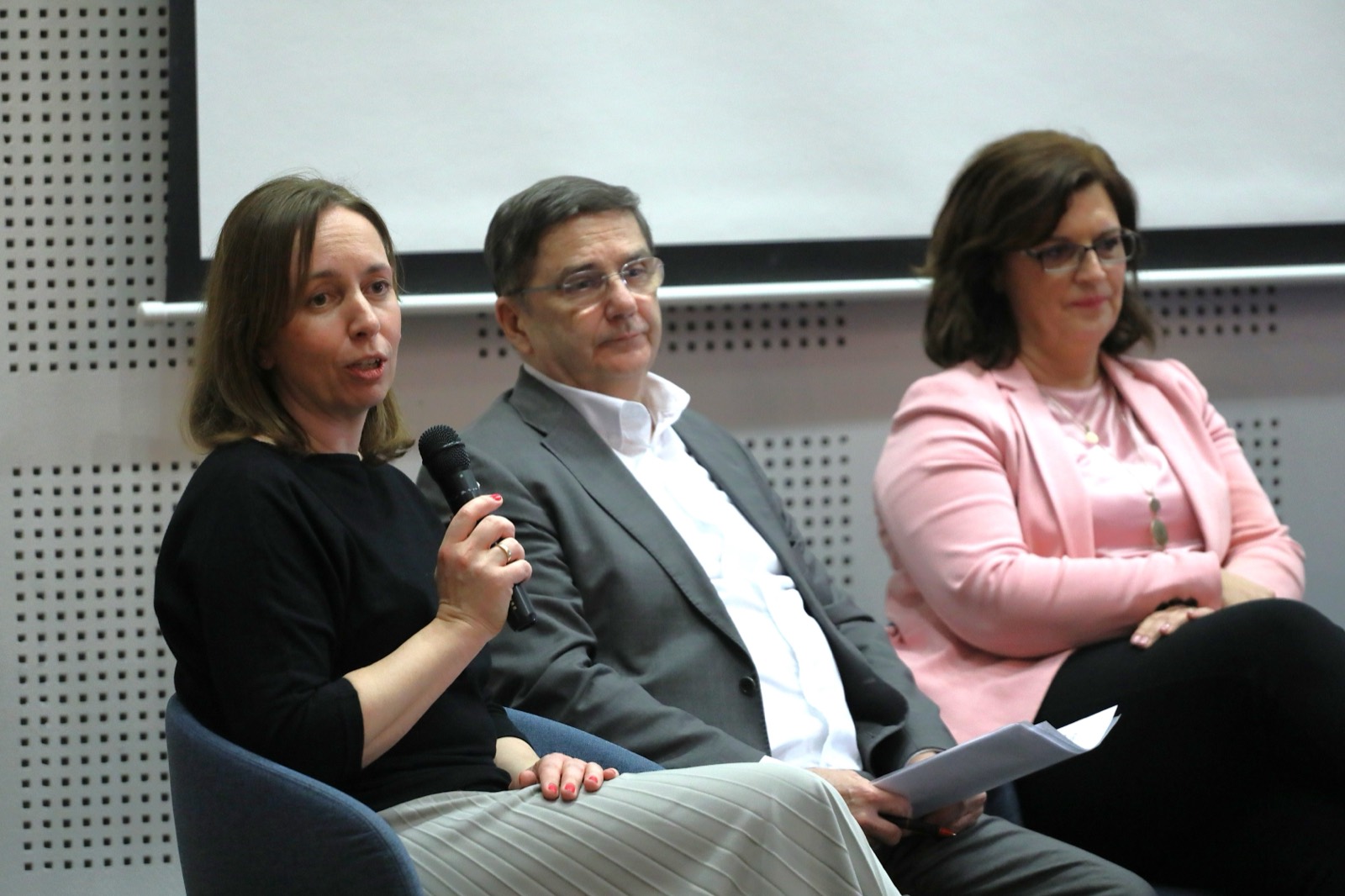 Adam Schmutz moderating the “Competitive tourism – digitalization in everyday practice” panel at the Balaton365 workshop (Balatonkenese, 2026) | The panelists of the discussion at the Balaton365 workshop | A speaker at the Balaton365 workshop panel (Balatonkenese, 2026) | The panelists at the Balaton365 workshop